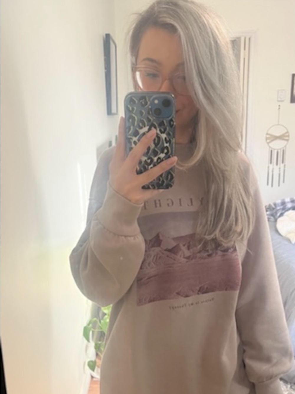 Reitmans - Printed Taupe Graphic Crewneck Sweatshirt